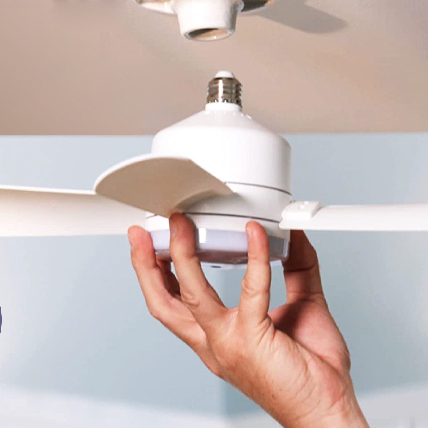 Socket Fan Light - Ventilador de techo con iluminación led